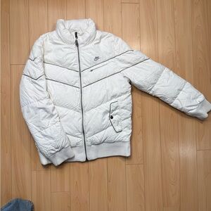 Nike White puffer women’s Jacket